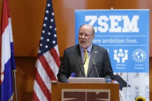 Veleposlanik Kohorst na ZŠEM-u: Nemojte se bojati neuspjeha i riskirajte dok ste mladi