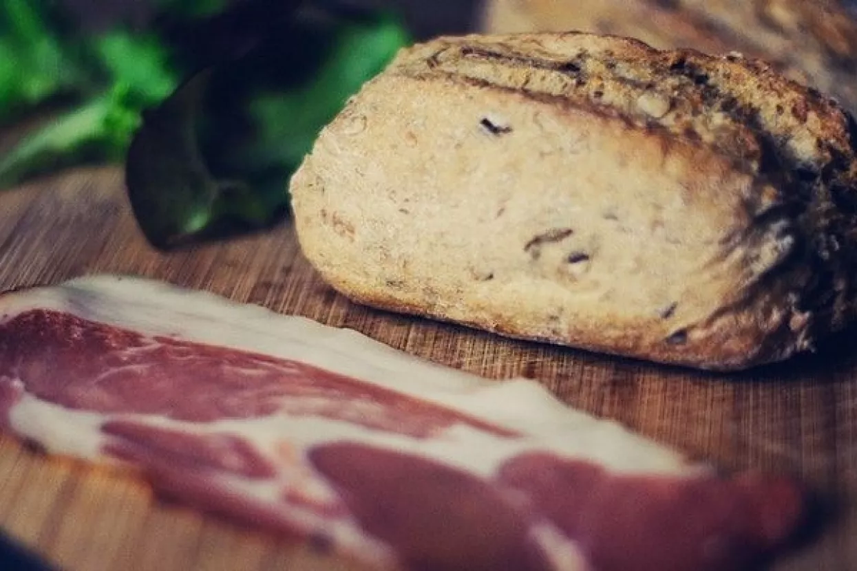 HGK: Najviše izvozimo čokoladu, a uvozimo svinjsko meso i kruh