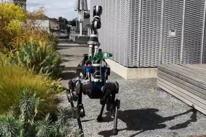 VIDEO: Robot pas SpotMini dobio rođakinju ALMA-u