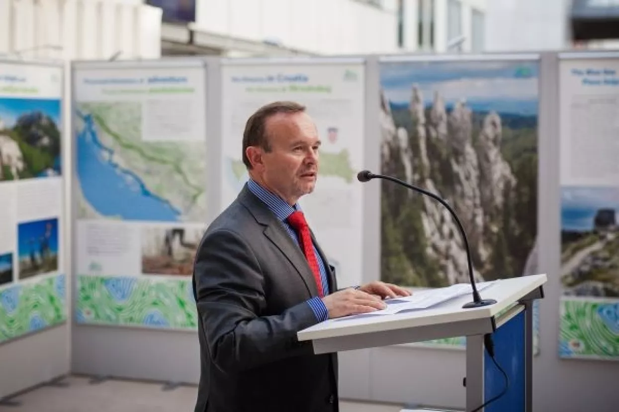 Škrlec Vladi: Poduzetnike treba porezno rasteretiti, a ne subvencionirati fosilna goriva