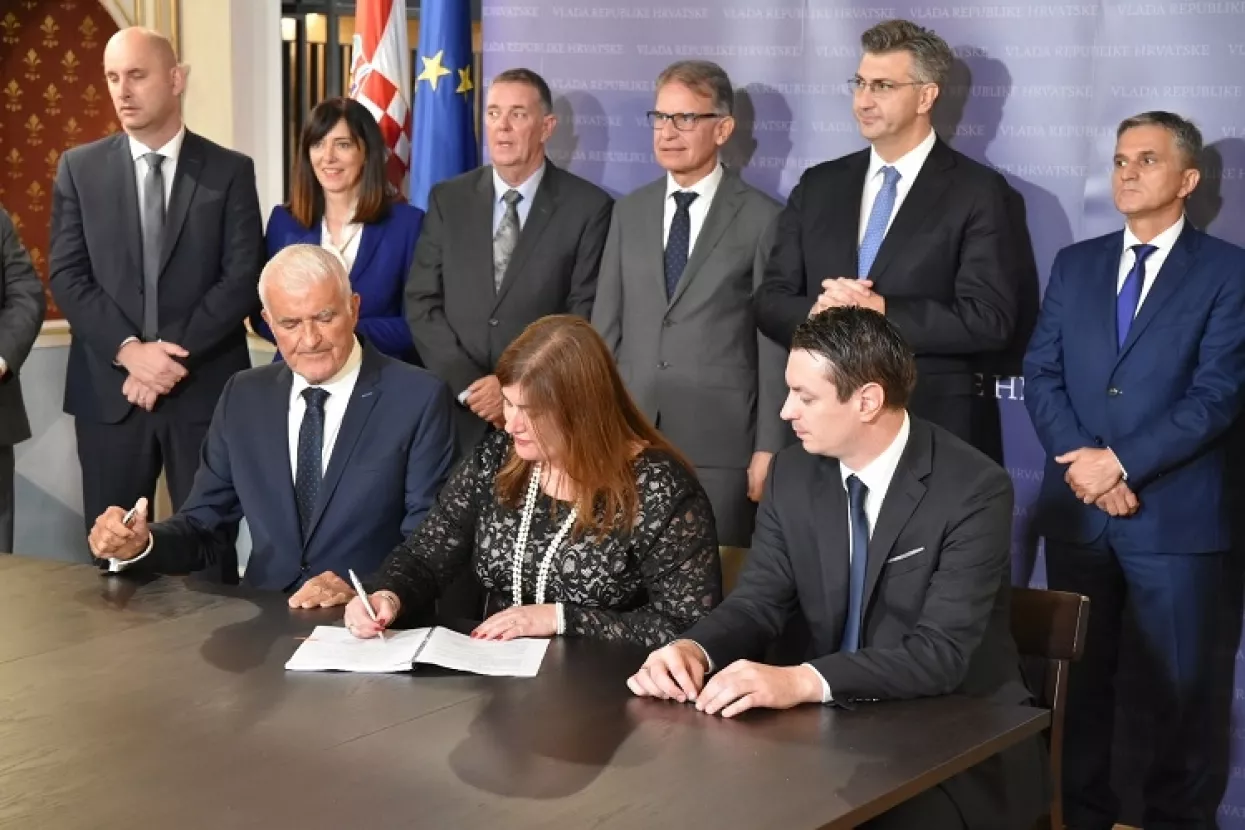 Žalac: Lani na otocima otvorena 121 tvrtka, to su dobri pokazatelji