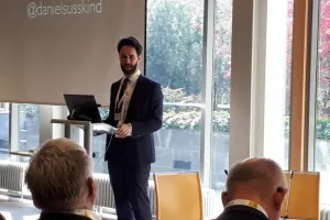 Susskind: Umjetna inteligencija redefinirat će ulogu lidera