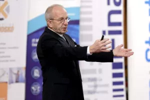 VIDEO: Rolf Hichert - Jezik poslovne komunikacije potrebno je standardizirati poput notnog papira