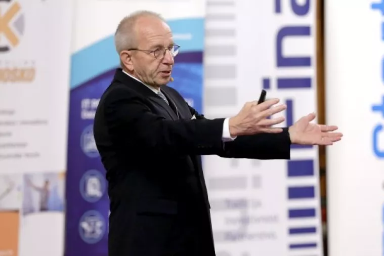 VIDEO: Rolf Hichert - Jezik poslovne komunikacije potrebno je standardizirati poput notnog papira