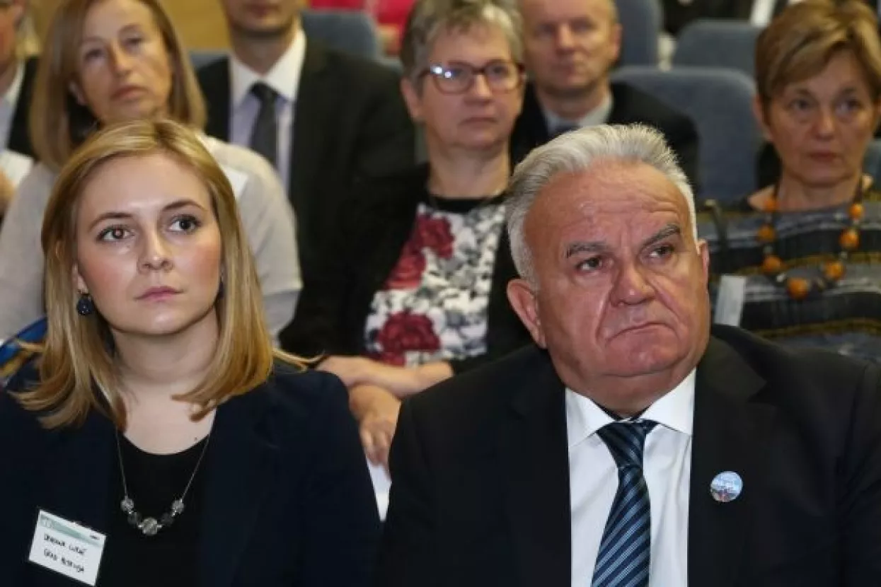 Petrinjski gradonačelnik Dumbović tužio sugrađanku zbog komentara na Facebooku