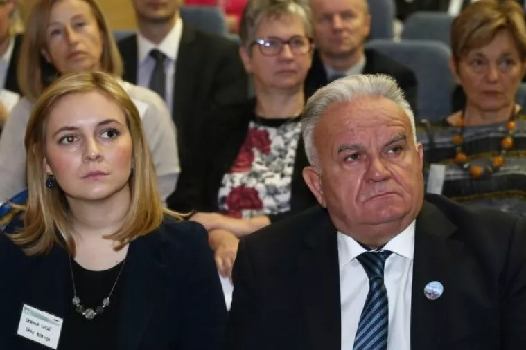 Petrinjski gradonačelnik Dumbović tužio sugrađanku zbog komentara na Facebooku