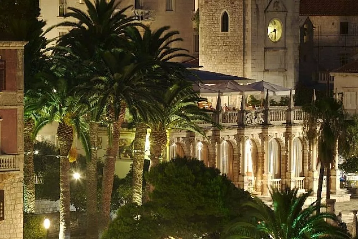 Danas u Hrvatskoj: Udruga putničkih agencija i grad Hvar potpisuju ugovor o suradnji