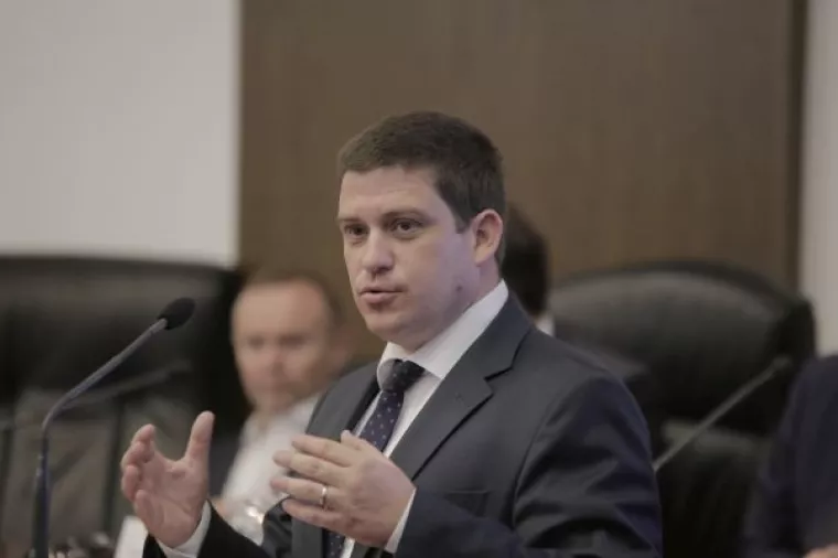 Danas u Hrvatskoj: Potpisivanje ugovora za izgradnju državne ceste od Škurinja do Rijeke