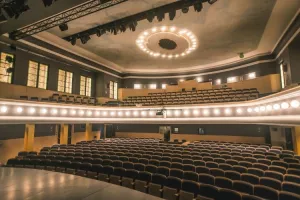 Tvrtka Primat logistika je zagrebačko Gradsko kazalište Komedija odjenula u potpuno novo ruho