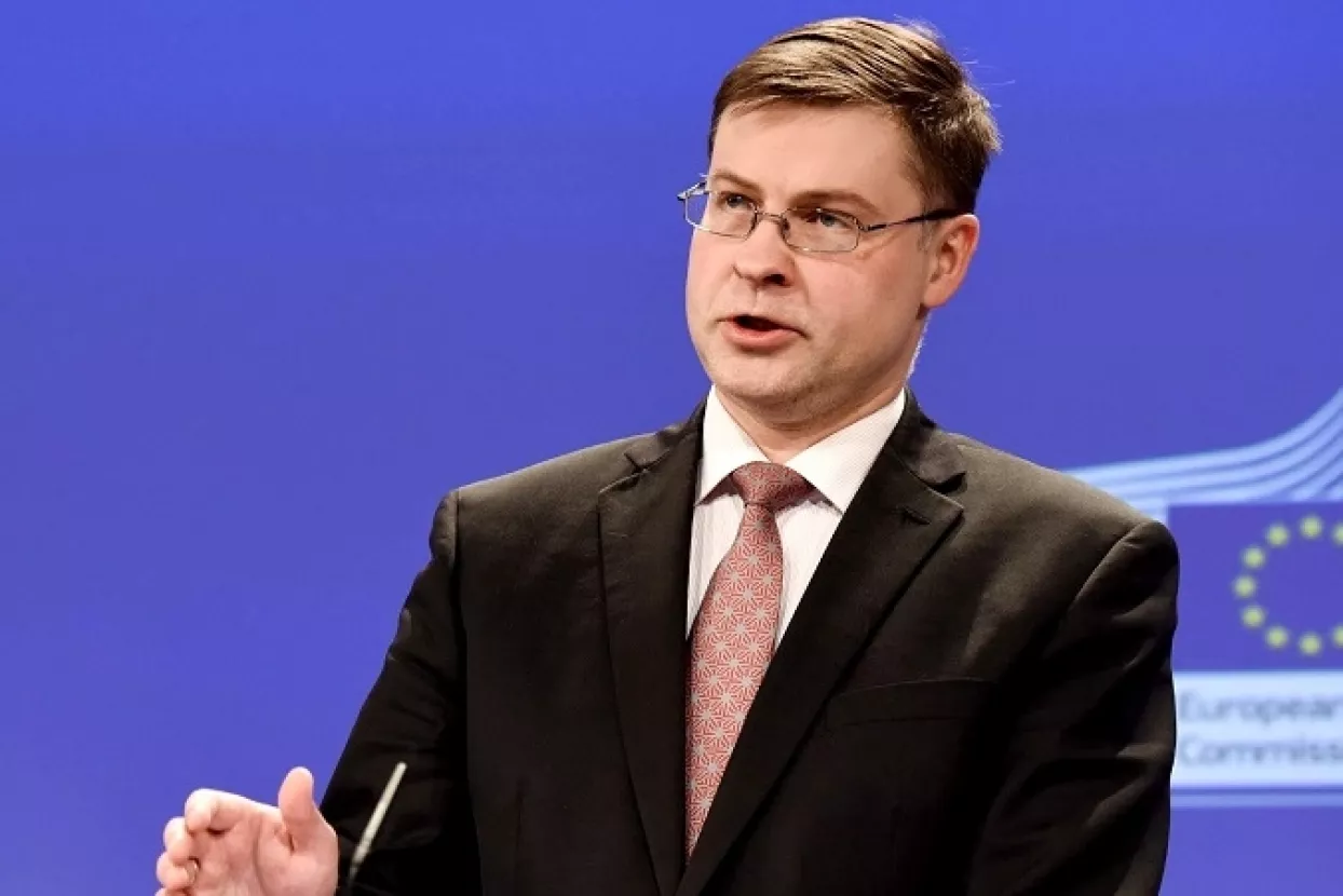 Dombrovskis opalio pljusku Hrvatskoj: Uvođenje eura bez reformi vodi u propast