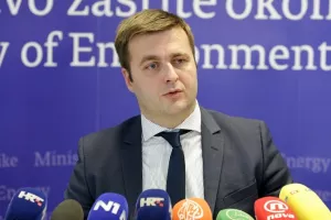 Ćorić: Vlada će MOL-u dopustiti da prijeđe 50 posto vlasništva u Ini