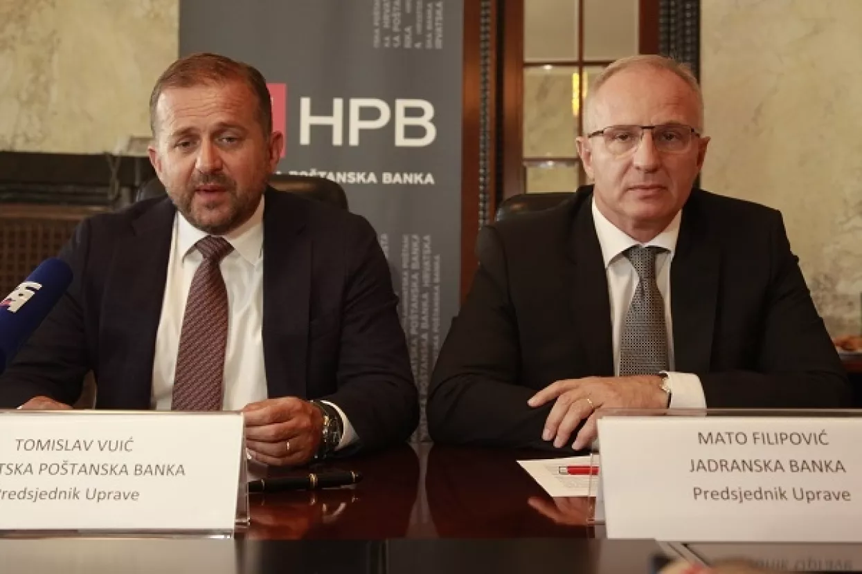 Potpisan ugovor: Hrvatska po&scaron;tanska banka pripaja Jadransku banku 1. travnja