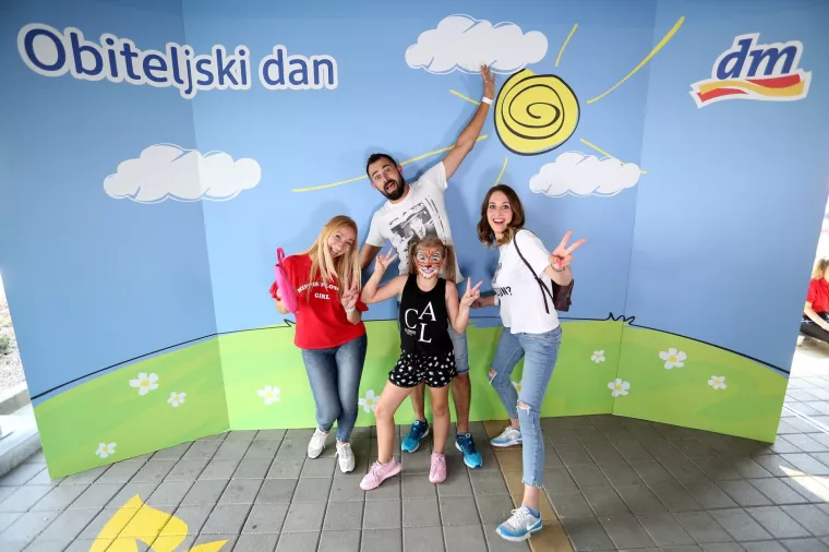 dm oti&scaron;ao korak dalje: Djelatnicima koji postanu roditelji daruje 10.000 kuna