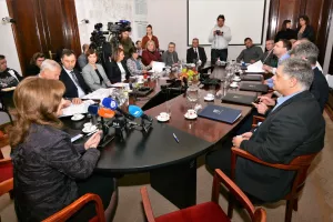 FOTO: Strojevi za strukovno obrazovanje naoružavaju 'oružanu' u centru Karlovca