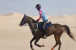 VIDEO: Laura Šapić prejahala 160 kilometara pustinje na utrci kraj Abu Dhabija