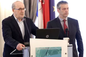 Crna knjiga udruge Lipa: Porezni obveznici lani platili 33 tisuće kuna samo za janjetinu