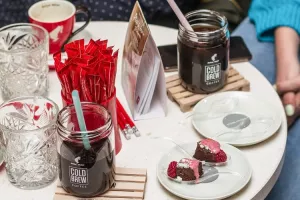 Plati kavu stihom u četvrtak na Međunarodni dan poezije