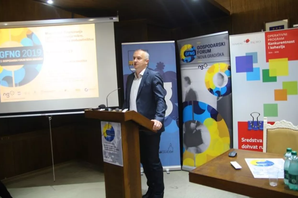 FOTO: Održan drugi Gospodarski forum Nova Gradiška