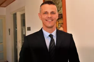 Točka na 'četiri i': Valter Flego optužuje HDZ za plagijat slogana kojeg je i sam prepisao