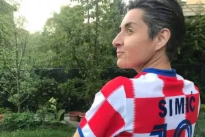 Do Bruxellesa na dva kotača: Mima Simić na biciklu krenula u kampanju za Europski parlament