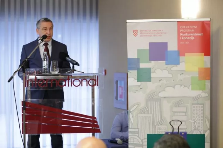 FOTO: Do kraja godine 30 milijuna eura za energetsku obnovu obiteljskih kuća