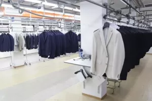 FOTO: Iz Kotke danas otpremljeno u izvoz pedesetitisućito ovogodišnje odijelo