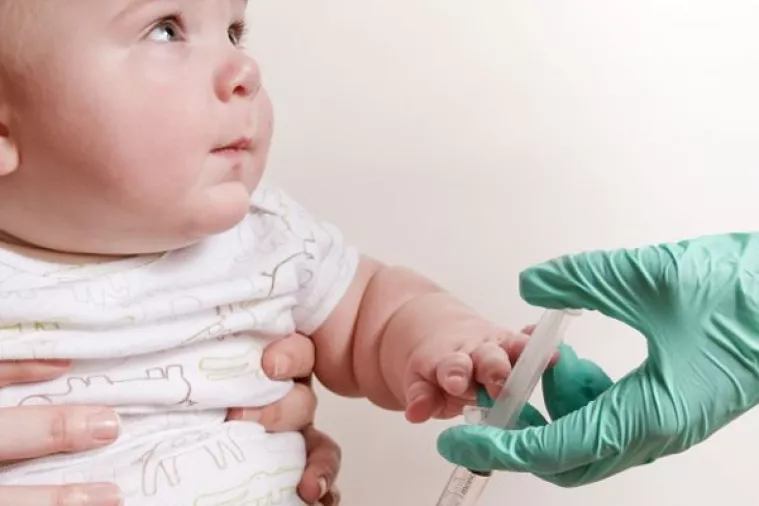 Instagram će blokirati hashtagove kojima se šire laži o cijepljenju