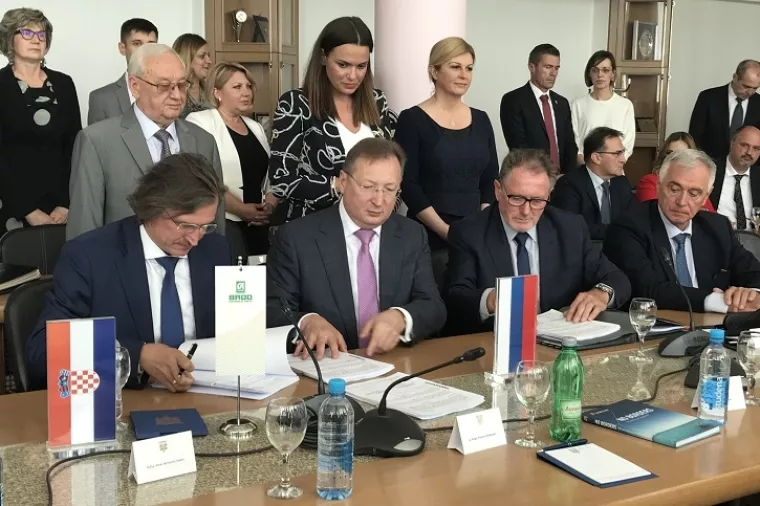 Plinacro i Crodux potpisali predugovor za projekt plinofikacije Rafinerije nafte Brod