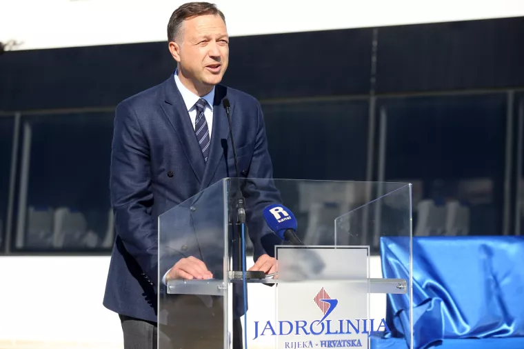 Jadrolinija napokon uvodi e-kartu i za trajekte 