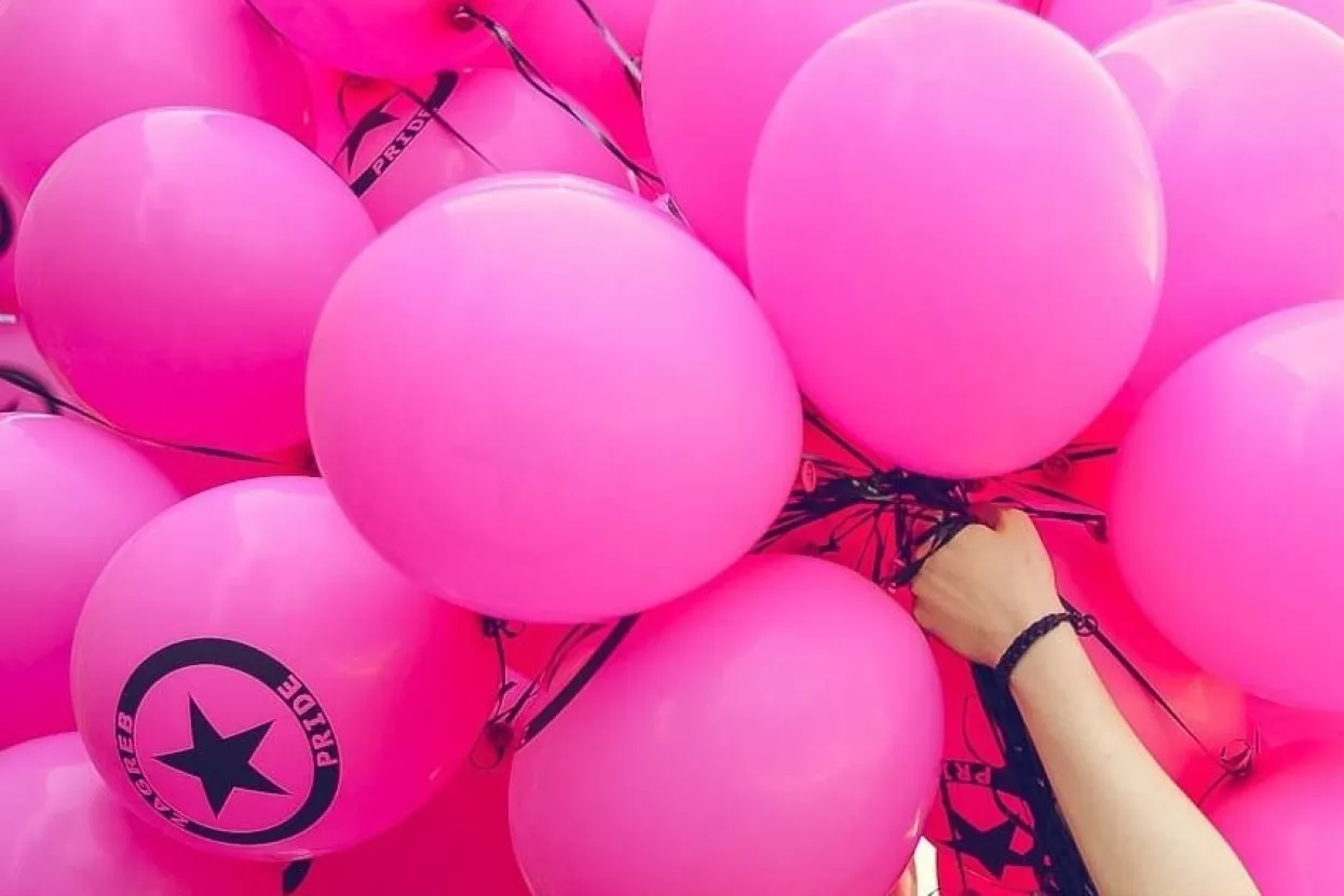 [ANKETA] Erste banka podržala je Paradu ponosa. &Scaron;to mislite o kontroverznim angažmanima?