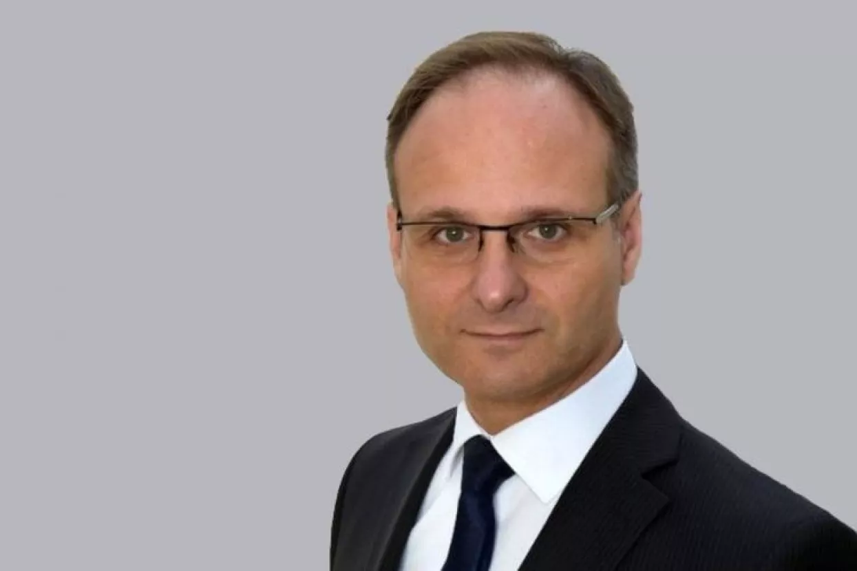 Vesela strana smjena u Vladi: Ostavke Gorana Granića i ministra državne uprave