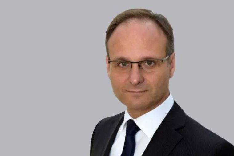 Vesela strana smjena u Vladi: Ostavke Gorana Granića i ministra državne uprave