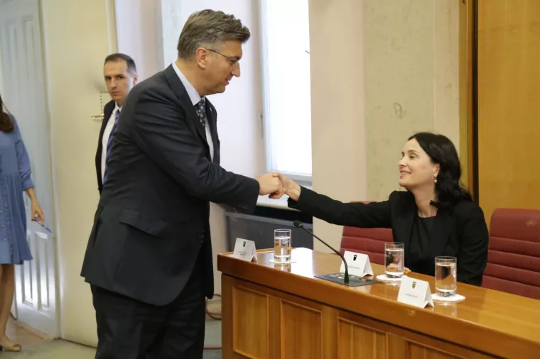 Danas u Hrvatskoj - Ministrica Marija Vučković potpisuje prve sporazume