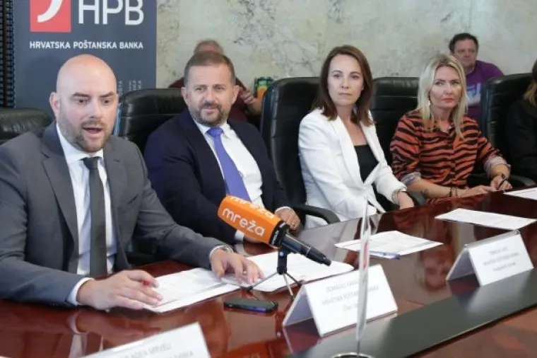 Hrvatska poštanska banka u prvih šest mjeseci ove godine ostvarila rekordnu dobit