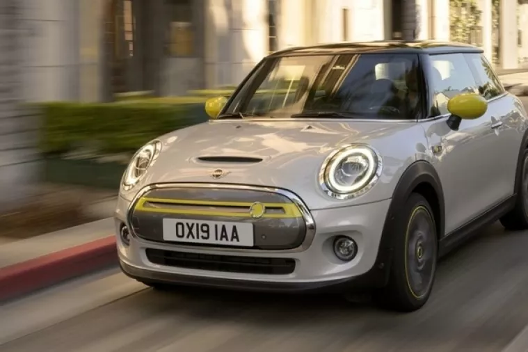 VIDEO: Električni Mini s jednim punjenjem prelazi 270 kilometara