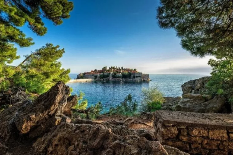 I susjedi imaju problem: Nedostaje im sezonaca, ali Crnogorci ne žele raditi jer su plaće male