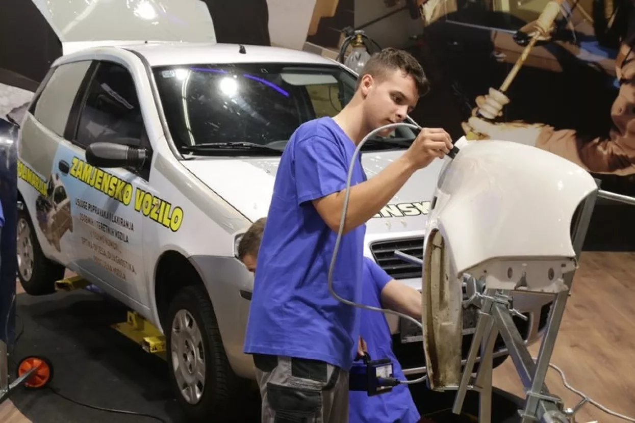 DZS: Raste broj zaposlenih u obrtu i djelatnostima slobodnih profesija u Hrvatskoj