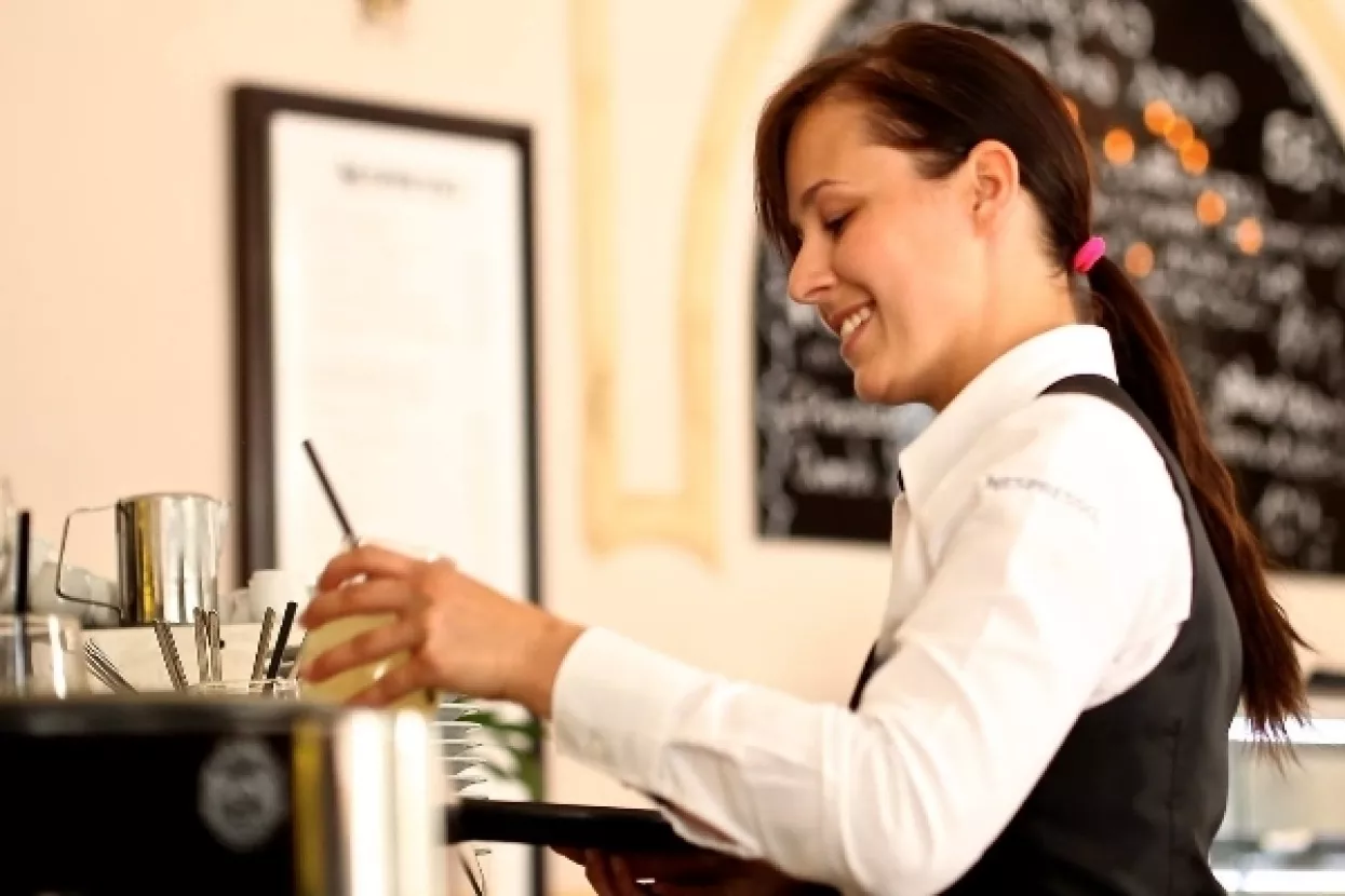 Broj zaposlenih u srpnju porastao za 1,3 posto, najviše zaposlenih u turizmu