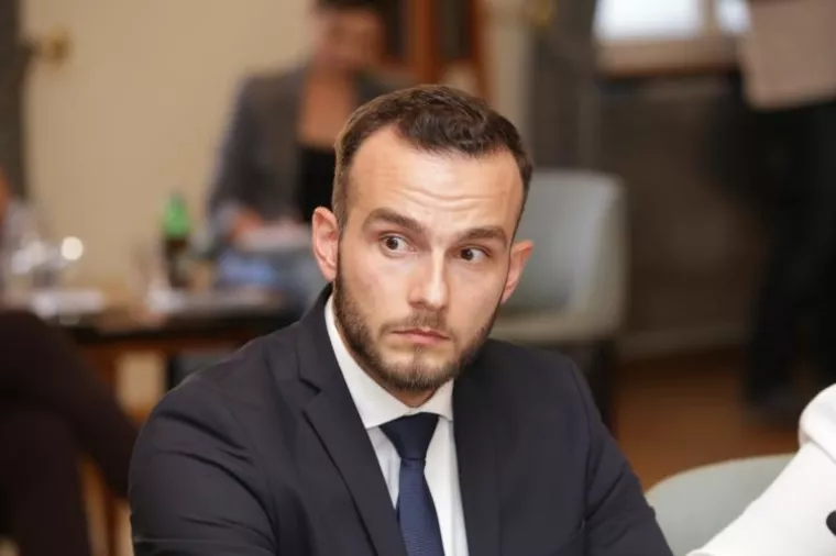 Ministar rada Aladrović: Vlada ne strahuje od štrajkova jer želi dići plaće