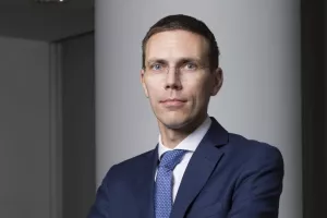 Iz Privredne banke Zagreb prešao u OTP banku i postao član Uprave