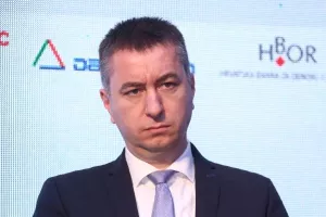 Odluka o opozivu Irene Weber nije bila jednoglasna, čini se da će još neki otići iz Fortenove