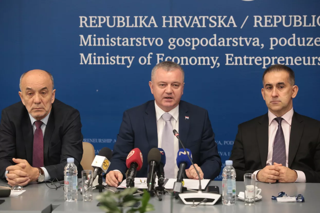 Zbogom &#39;fali vam jedan papir&#39; - Tvrtku otvorite uz servis START!