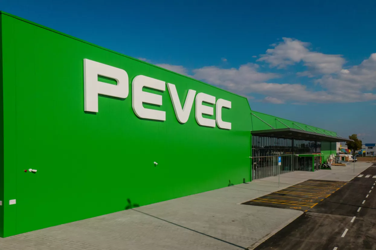 Novo ime: Pevec postaje Pevex?