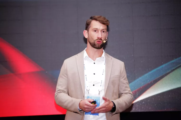 Ivan Rajković,
direktor tvrtke Spectre:
- Svi naši sadašnji i budući proizvodi jedva čekaju prihvatiti 5G tehnologiju jer će nam omogućiti kreiranje naprednijih i inovativnijih funkcija te kreiranje još boljih korisničkih iskustava