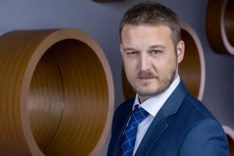 Zoran Arambašić,
direktor planiranja i razvoja radijske pristupne mreže u A1 Hrvatska:
- Broj privatnih mreža, pogotovo u Hrvatskoj bit će znatno niži od broja baznih stanica stoga operatori mogu povoljnije izgraditi i održavati takvu mrežu od zasebnih korisnika