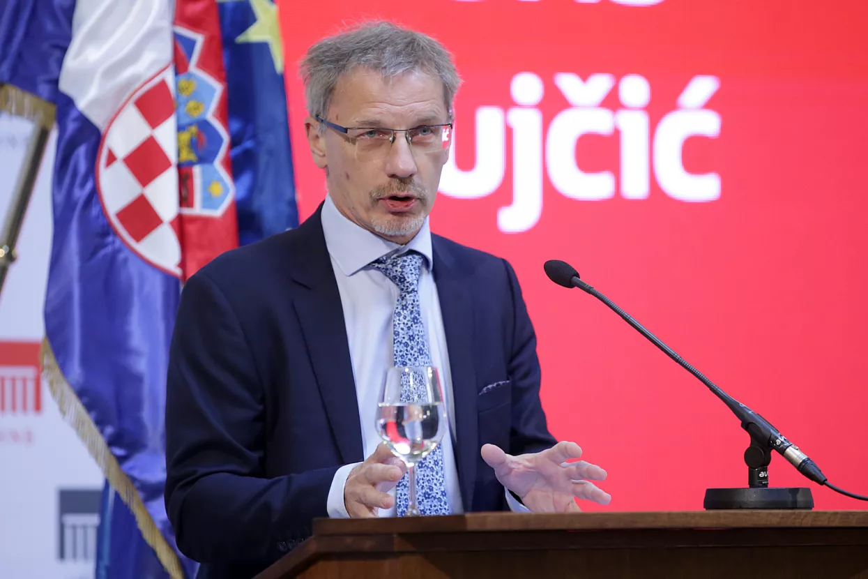 Vujčić: Pravo na odgodu otplate kredita za sve koji su pogođeni mjerama