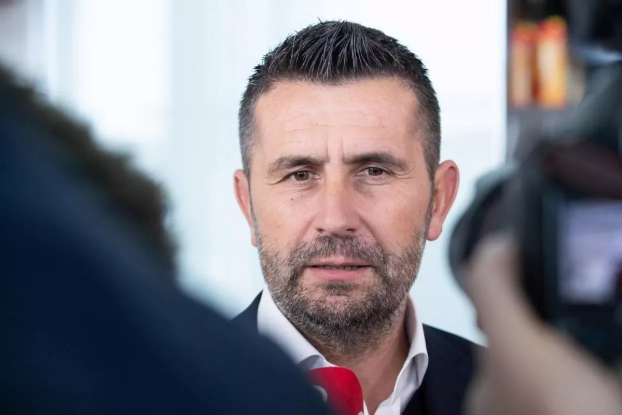 REZANJE PLAĆA:&nbsp;Nenad Bjelica &ndash; maneken dramatičnog pada BDP-a