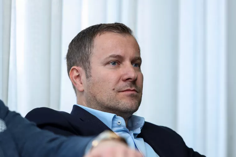 Dnevnički zapisi - Jure Radoš: Nije lako organizirati rad Pevexa u ovakvim okolnistima, ali nam super ide