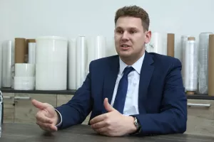 Stiven Toš: Industriji bi sada jako pomoglo ukidanje naknade za obnovljive izvore energije