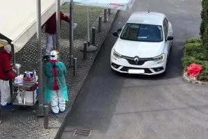 NZZJZ Dr. Andrija &Scaron;tampar prvi u Hrvatskoj uveo 'drive in' testiranje na koronavirus